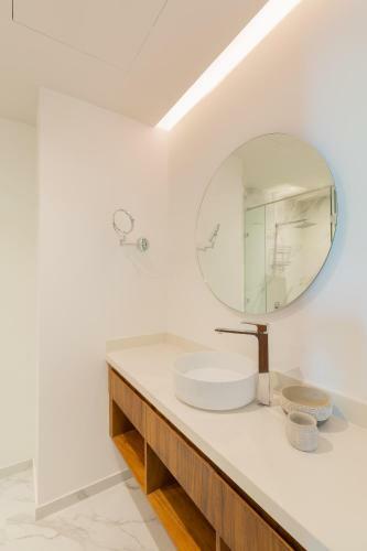Marvelous Apartment With Unique Pool And Extraordinary Amenities