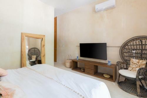 Exclusive Apartment, Unique Design, Shared Pool And Wifi