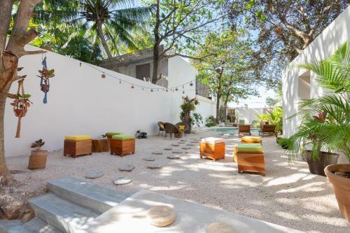 Oostel Smart Hostel - Tulum Pueblo
