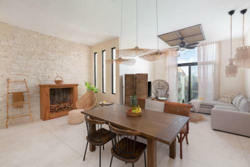 Manor 2br Apartment Great Design Shared Pool And Wifi