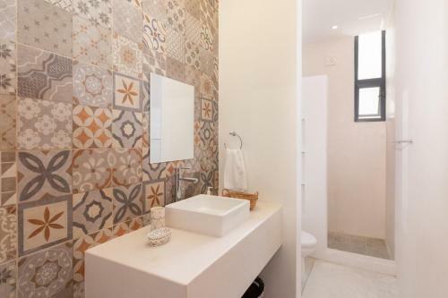 Manor 2br Apartment Great Design Shared Pool And Wifi