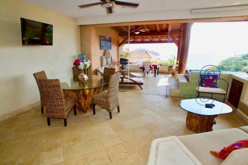Casa Que Ve Al Mar - 2 Bedroom Villas