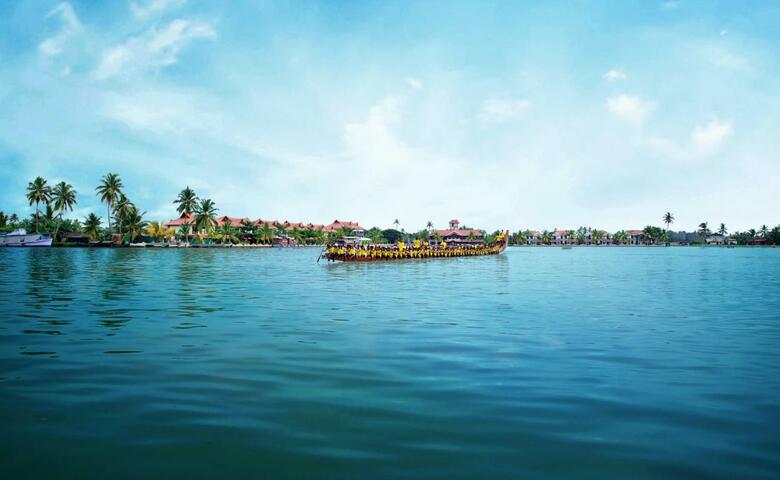 Hotel Lake Palace Resort
