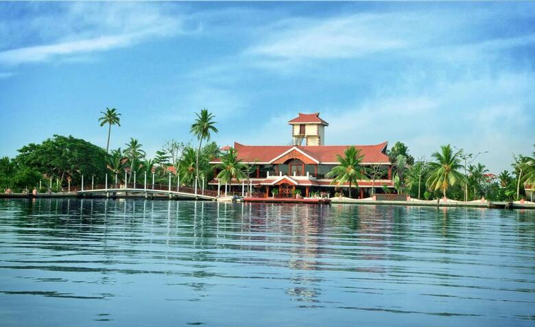 Hotel Lake Palace Resort