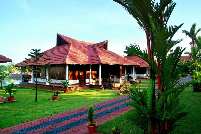 Hotel Lake Palace Resort