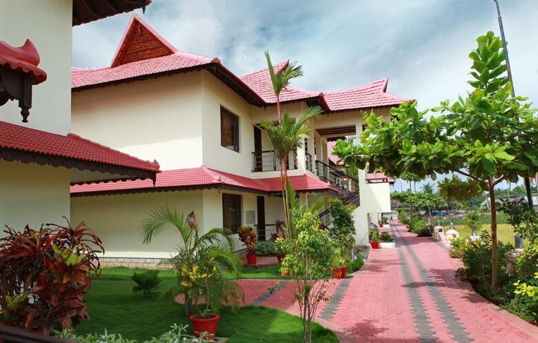Hotel Lake Palace Resort