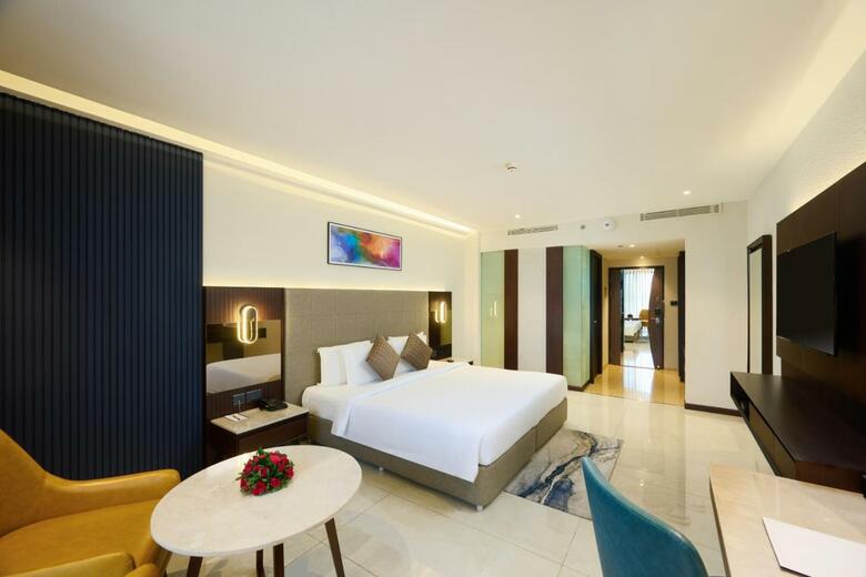 Flora Airport Hotel