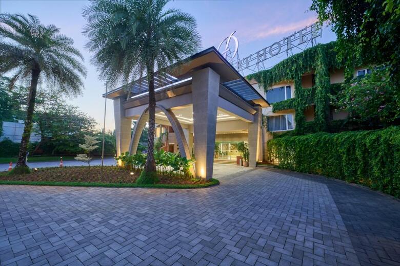 Flora Airport Hotel