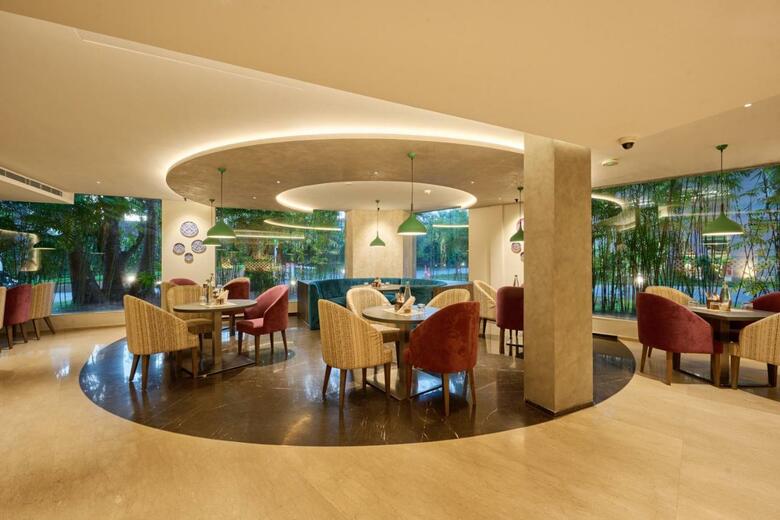 Flora Airport Hotel