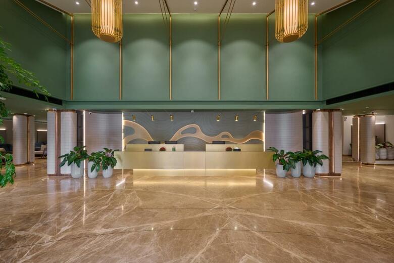 Flora Airport Hotel