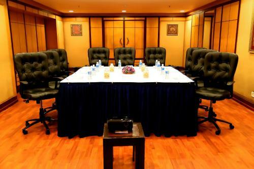 Gokulam Park Hotel & Convention Centre