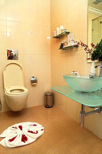Gokulam Park Hotel & Convention Centre