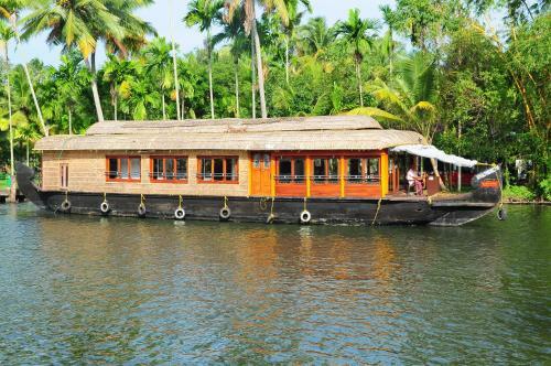 Hotel Shivaganga Houseboat