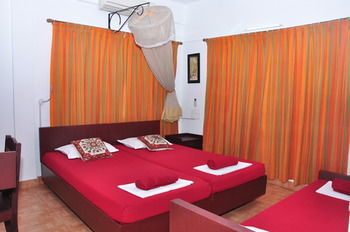 Bed & Breakfast Reds Residency - Homestay