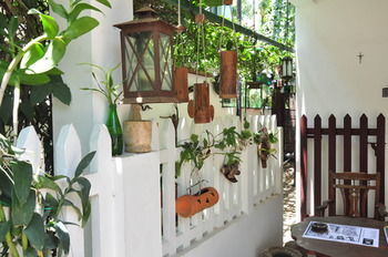 Bed & Breakfast Reds Residency - Homestay