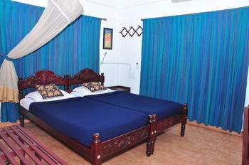 Bed & Breakfast Reds Residency - Homestay