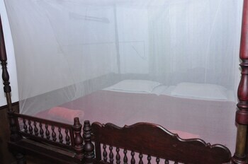 Bed & Breakfast Reds Residency - Homestay