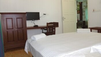 Bed & Breakfast Reds Residency - Homestay