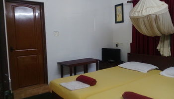Bed & Breakfast Reds Residency - Homestay