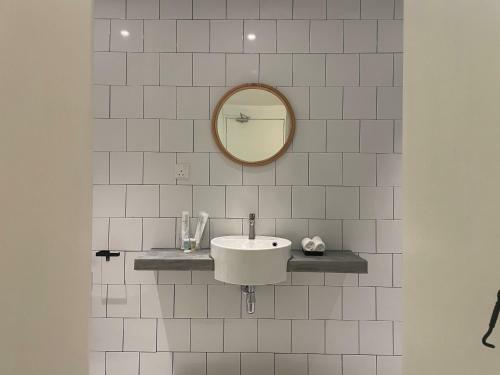 Bed & Breakfast 1502a By Mushroom Projects