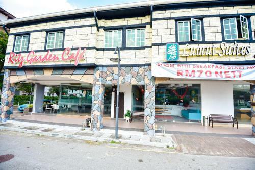 Hotel Lumut Suites