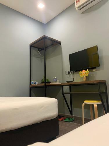 Frame Hotel