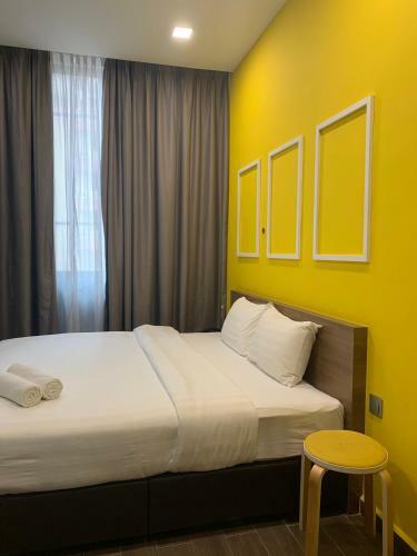 Frame Hotel