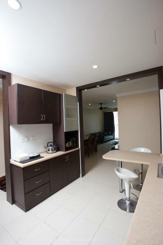 Apartamentos Plaza Rah Suites By Subhome