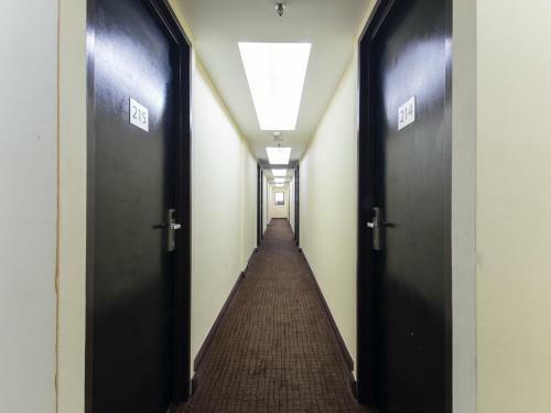Capital O 978 Midaris Hotel