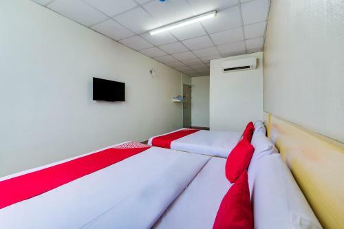 Oyo 89461 Cp Hotel