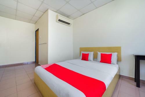 Oyo 89461 Cp Hotel