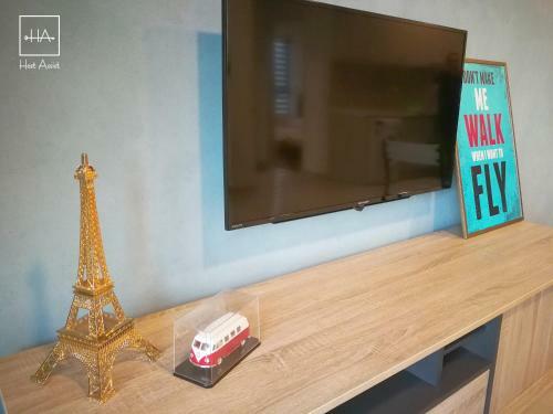 A Space Apartment @ I-city By Hostassist