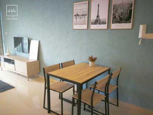 A Space Apartment @ I-city By Hostassist