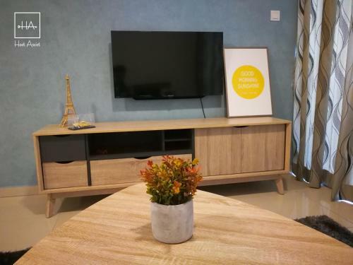 A Space Apartment @ I-city By Hostassist