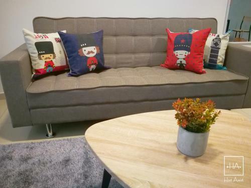 A Space Apartment @ I-city By Hostassist
