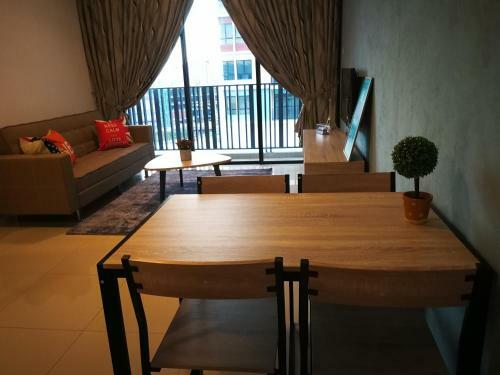 A Space Apartment @ I-city By Hostassist