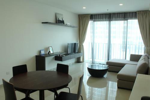 A Space Apartment @ I-city By Hostassist