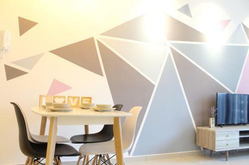 A Space Apartment @ I-city By Hostassist