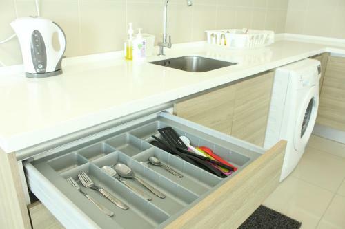 A Space Apartment @ I-city By Hostassist