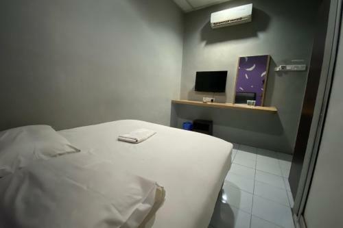 Oyo 89760 Harmoni Inn Hotel