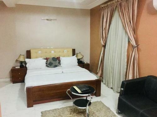 Euc Demodern Hotel & Suites