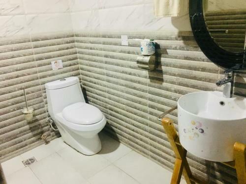 Euc Demodern Hotel & Suites