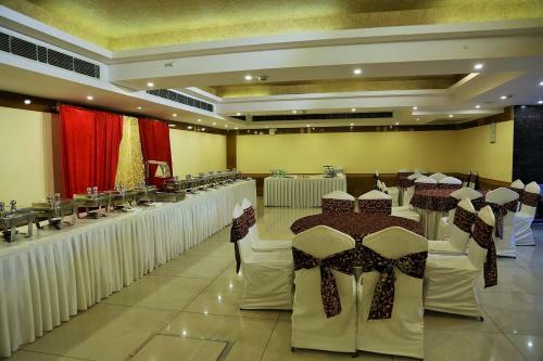 Hotel The Vaishali Inn