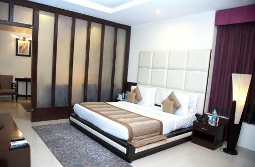 Hotel The Vaishali Inn