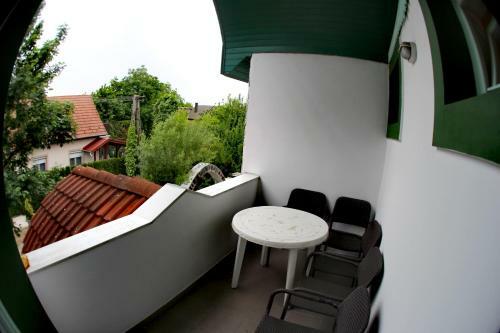 Hostal Gy�ngyvir�g H�z
