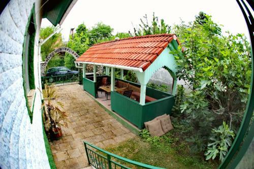 Hostal Gy�ngyvir�g H�z
