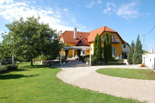 Hostal Judit Vend�gh�z