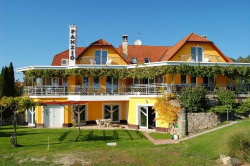 Hostal Judit Vend�gh�z