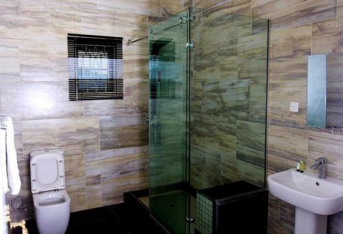 Hostal Room In Lodge - Poshlux Executive Hotel