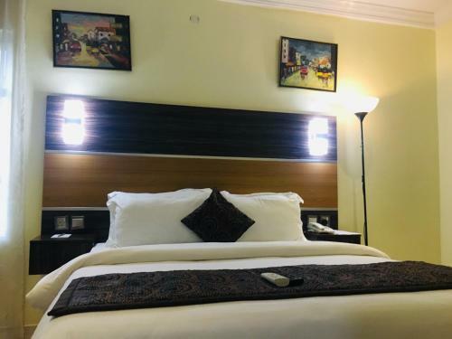 Stoneside Hotel And Apartments